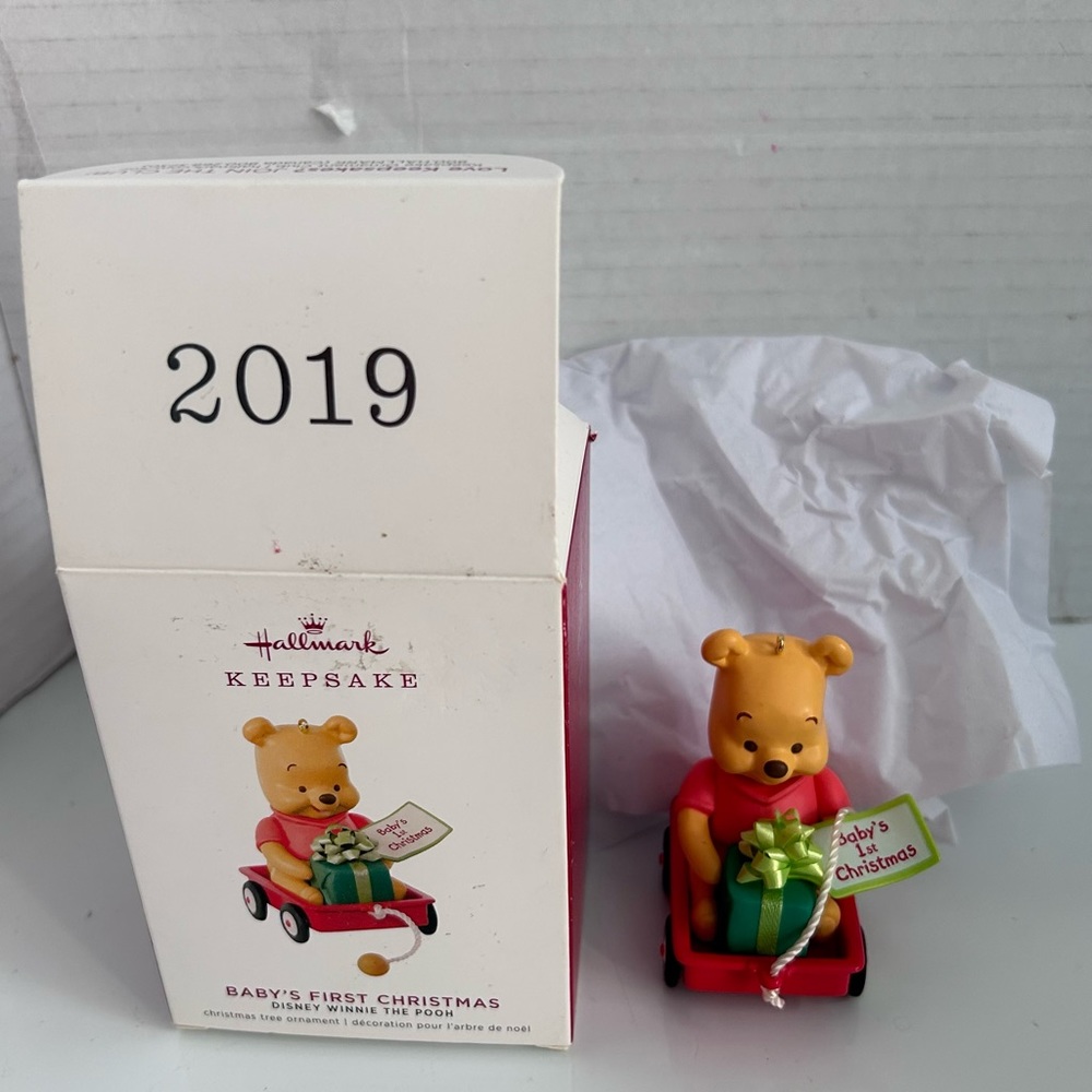 HALLMARK Keepsake 2019 Disney Winnie The Pooh Baby's First Christmas Ornament